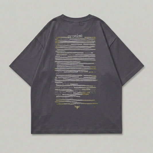 Dark gray t-shirt with "promise" text and handwritten-style Italian script.