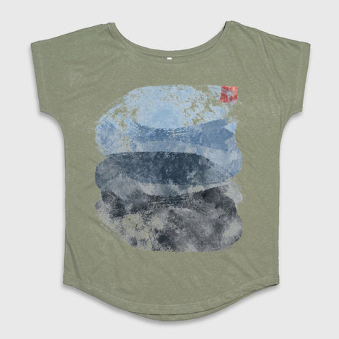 Abstract Multi-layered Design Scoop Neck T-shirt