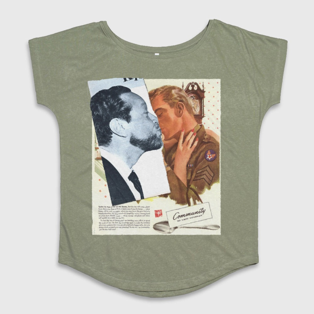 Vintage Romantic Kiss Graphic Print T-Shirt Fashion Top