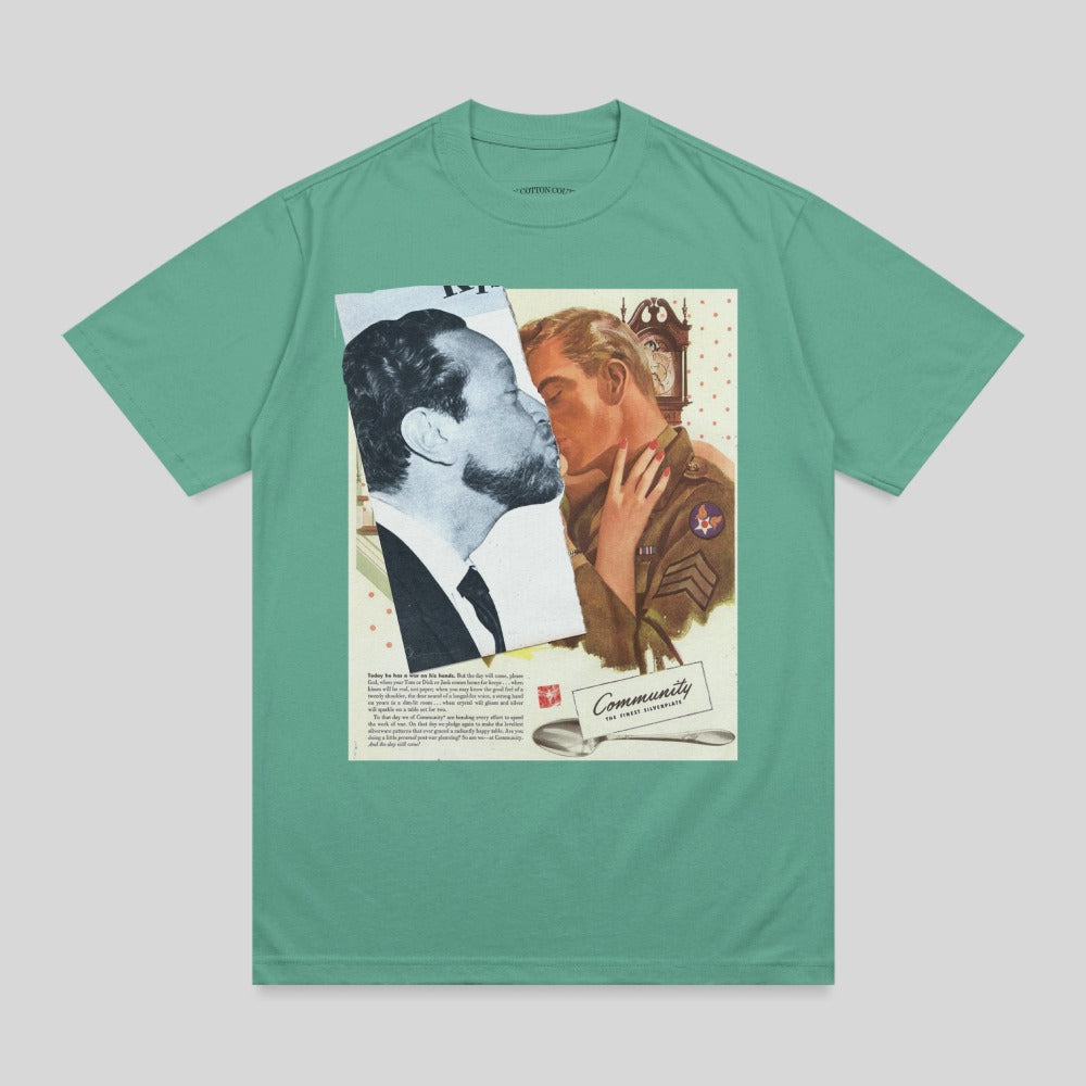 T-shirt with vintage kiss illustration and "Community" logo.
