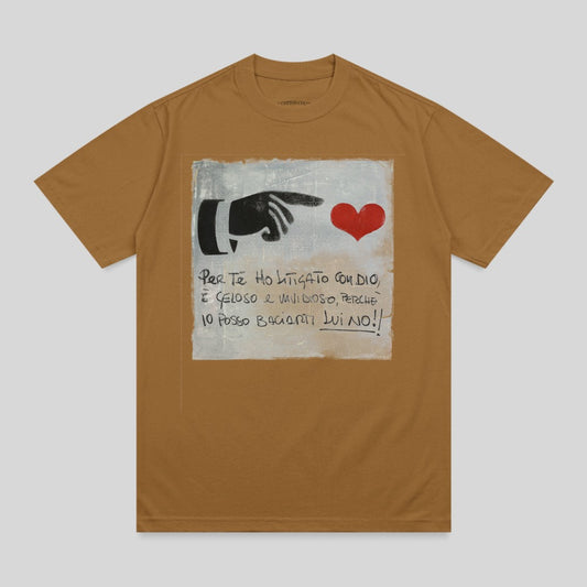 Brown t-shirt with graphic of a hand pointing to a heart with Italian text.