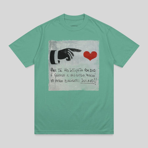 Teal t-shirt with red and white graphic of a hand pointing at a heart and Italian text.