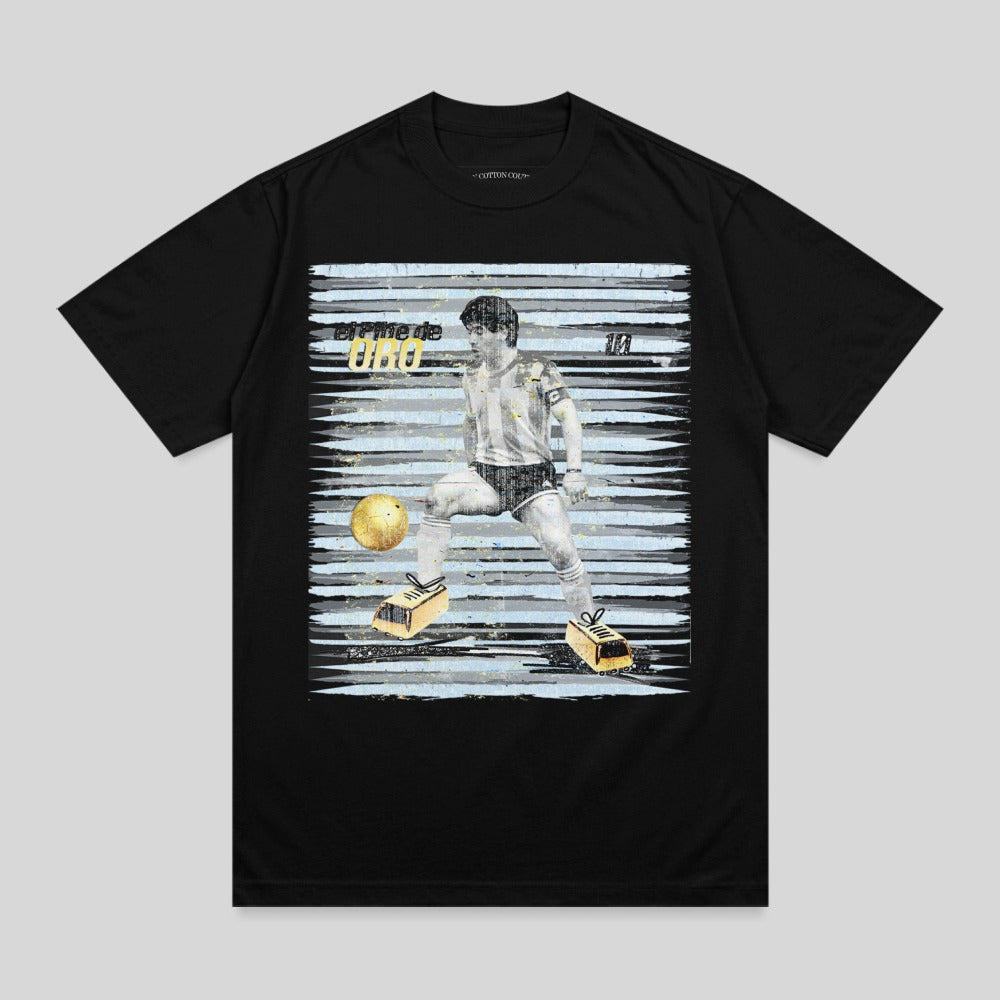 Black t-shirt with graphic of Diego Maradona playing soccer, "Bien de 10" text.