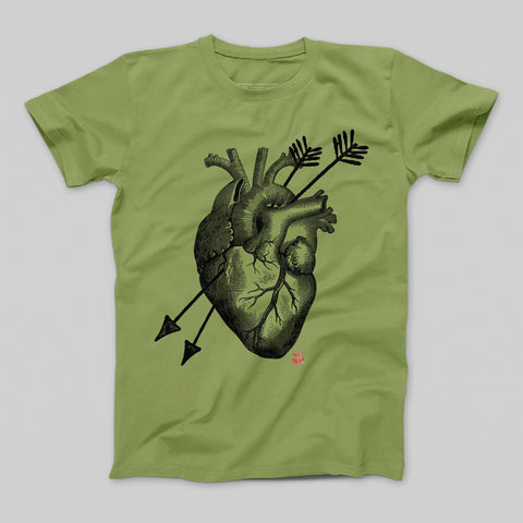 Arrow Pierced Heart Graphic Print T-shirt