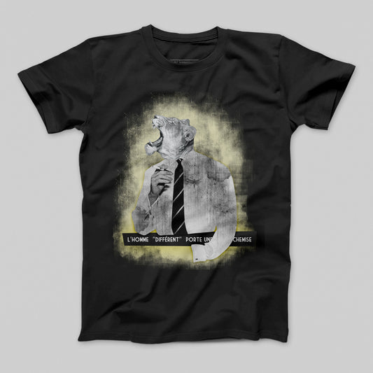 L'Homme 'Different' Porte Une Cravate T-shirt
