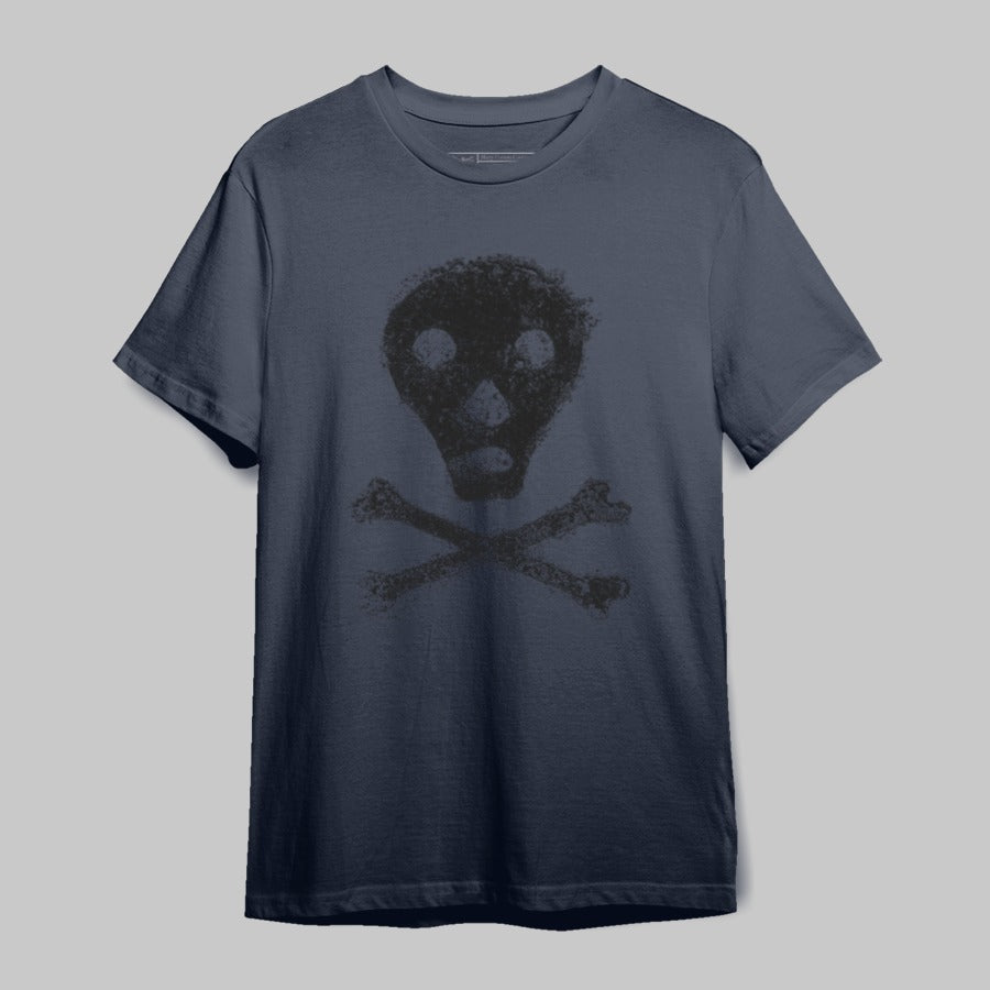 Skull and Crossbones Graphic T-Shirt for a Bold Look