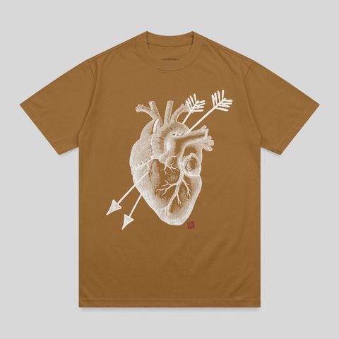 Brown t-shirt with a white anatomical heart design pierced by two arrows.