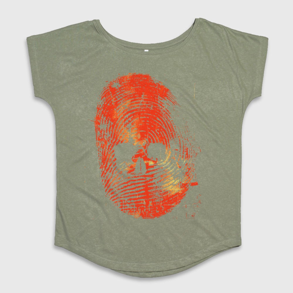 Bold Fingerprint Skull Graphic Tee for a Unique Look