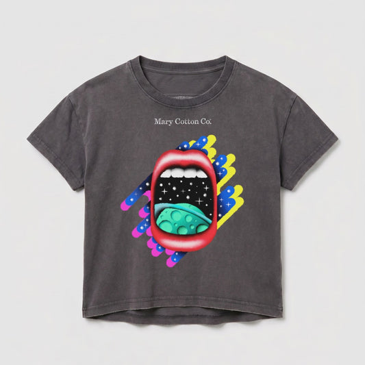 Dark grey t-shirt with a graphic of an open mouth and a starry planet.
