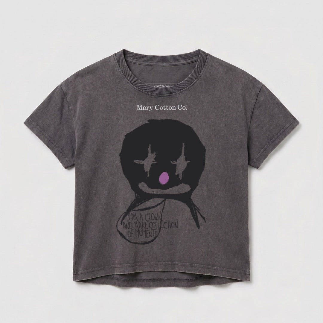 Gray t-shirt with black clown graphic and text "I am a clown and yake collection of moments".