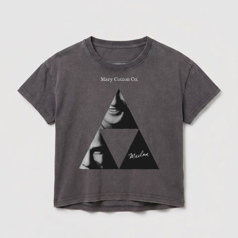 Dark grey crop t-shirt with a triangle graphic featuring faces and "Malibu" text.