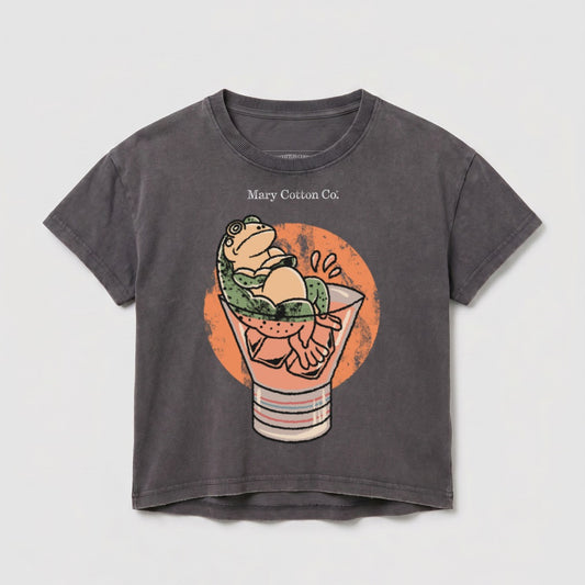 Dark grey t-shirt with a graphic of a frog relaxing in a cocktail glass.