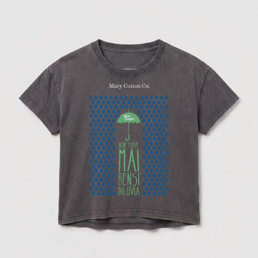 Dark gray t-shirt with green umbrella and Italian text.